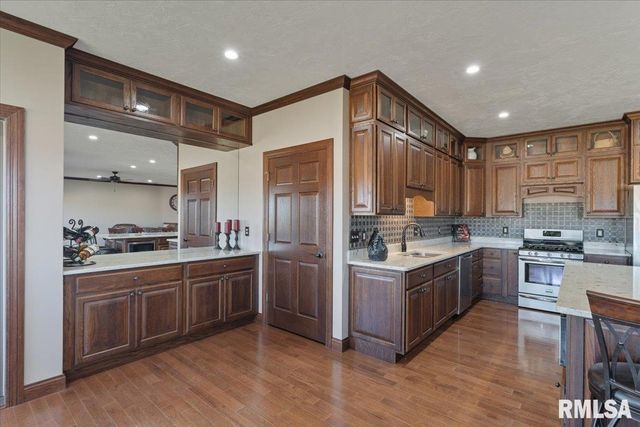 15758 N 2120 Avenue, Geneseo, IL 61254