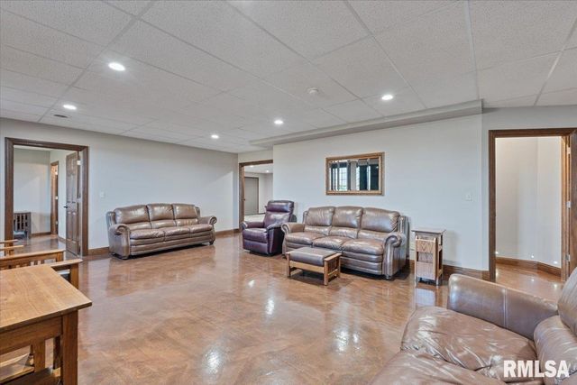 15758 N 2120 Avenue, Geneseo, IL 61254