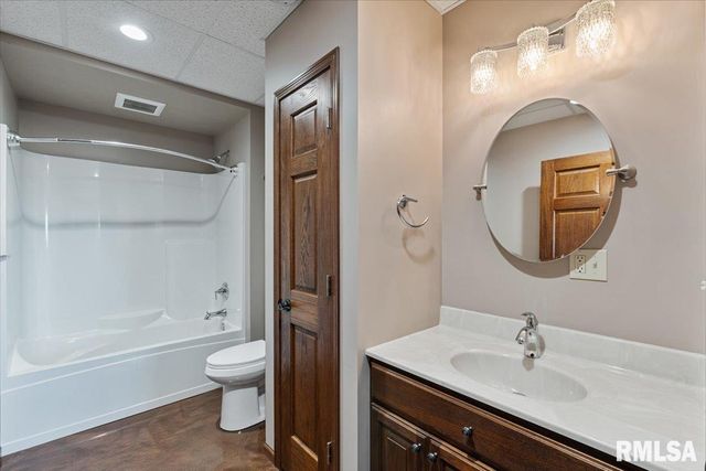 15758 N 2120 Avenue, Geneseo, IL 61254