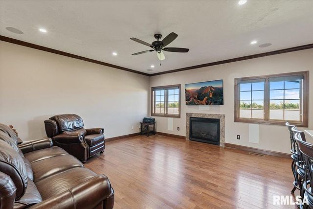 15758 N 2120 Avenue, Geneseo, IL 61254