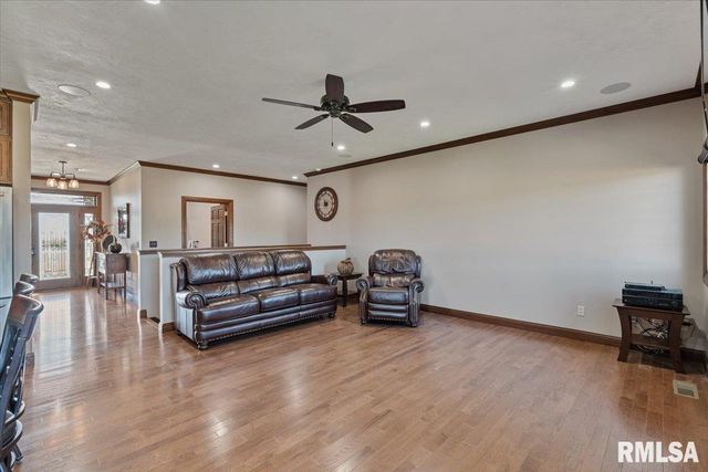 15758 N 2120 Avenue, Geneseo, IL 61254