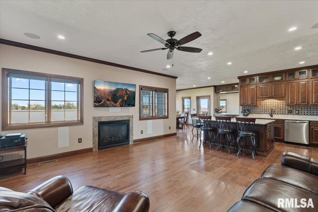 15758 N 2120 Avenue, Geneseo, IL 61254