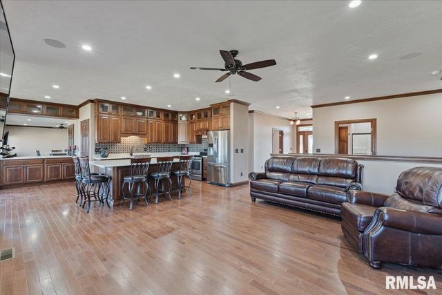 15758 N 2120 Avenue, Geneseo, IL 61254