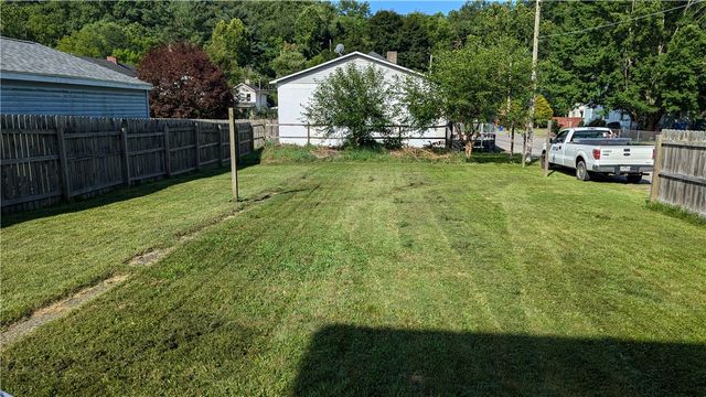 1902 Hamilton St, New Castle, PA 16101