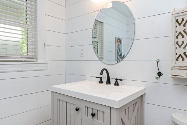 302 Crescent Drive, Defuniak Springs, FL 32435