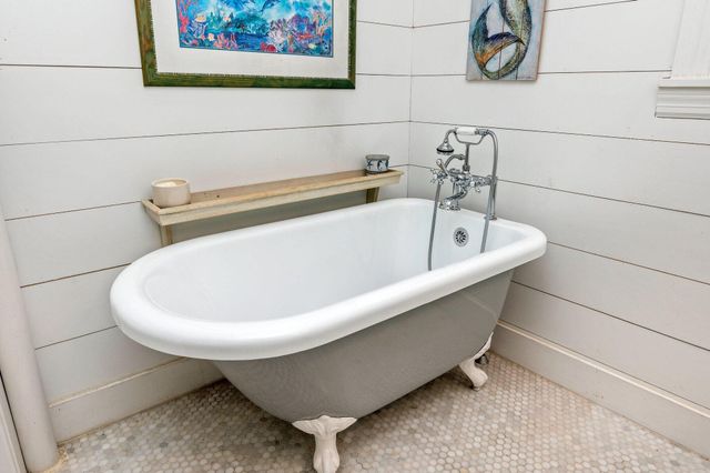 302 Crescent Drive, Defuniak Springs, FL 32435