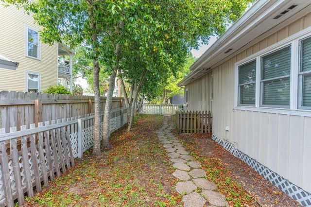 302 Crescent Drive, Defuniak Springs, FL 32435