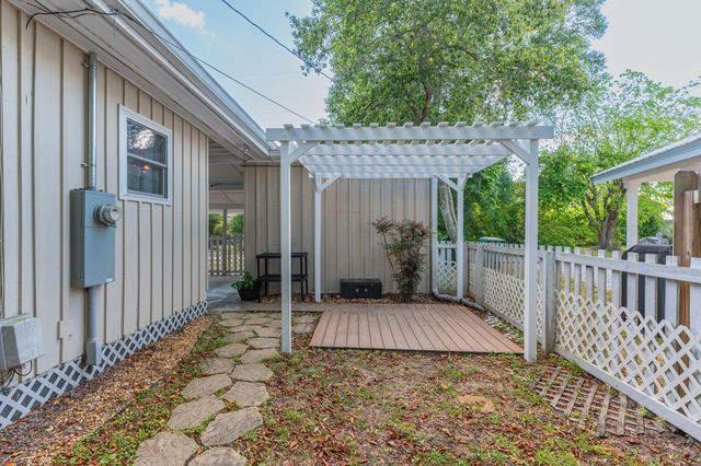 302 Crescent Drive, Defuniak Springs, FL 32435