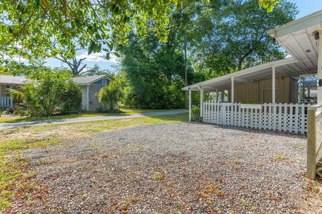 302 Crescent Drive, Defuniak Springs, FL 32435