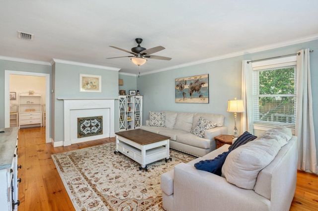 302 Crescent Drive, Defuniak Springs, FL 32435