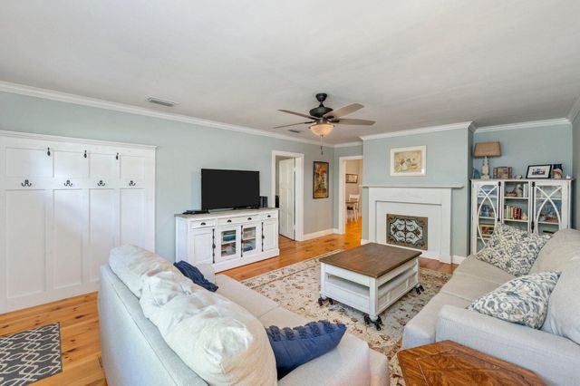 302 Crescent Drive, Defuniak Springs, FL 32435