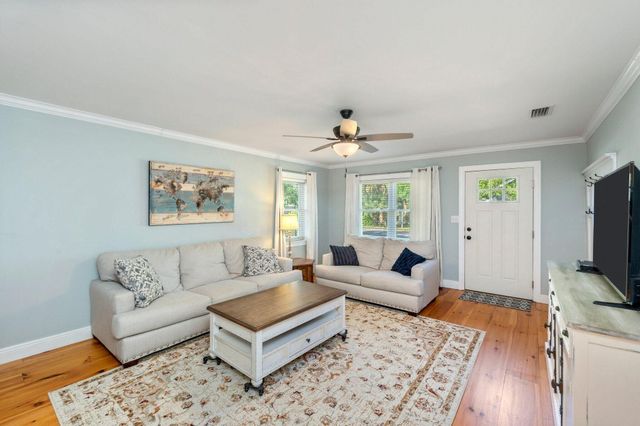 302 Crescent Drive, Defuniak Springs, FL 32435