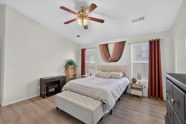 632 Saddle Blanket Trail SW, Albuquerque, NM 87121