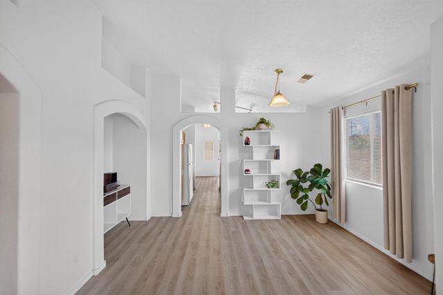 632 Saddle Blanket Trail SW, Albuquerque, NM 87121