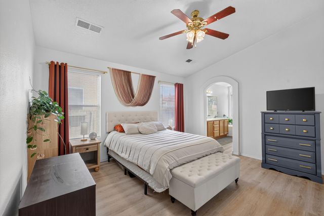 632 Saddle Blanket Trail SW, Albuquerque, NM 87121