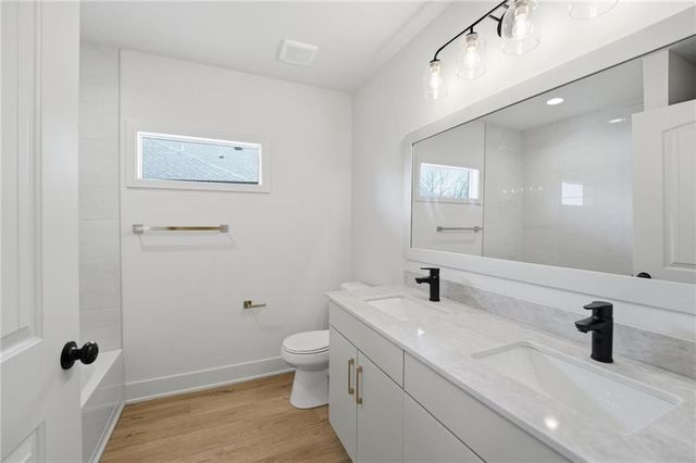 210 NW Orchard Court, Lee's Summit, MO 64063
