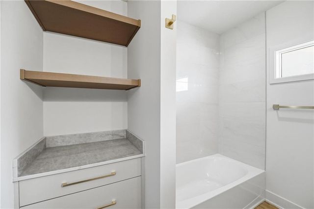 210 NW Orchard Court, Lee's Summit, MO 64063