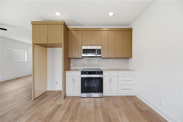 210 NW Orchard Court, Lee's Summit, MO 64063