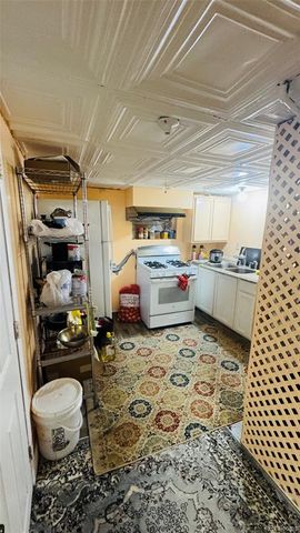 3193 Trowbridge Street, Hamtramck, MI 48212