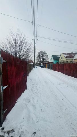 3193 Trowbridge Street, Hamtramck, MI 48212