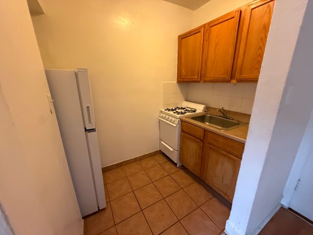 1135 W Lunt Avenue 309, Chicago, IL 60626