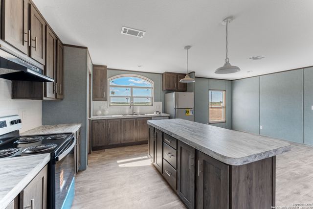 3037 FM 1333, Poteet, TX 78065