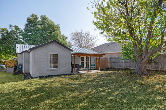 8311 Whitney Drive, White Settlement, TX 76108