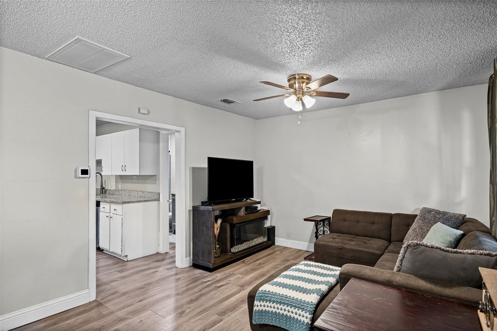 8311 Whitney Drive, White Settlement, TX 76108 — photo 5