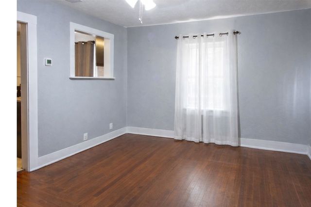 2910 20th Street, Fort Worth, TX 76106