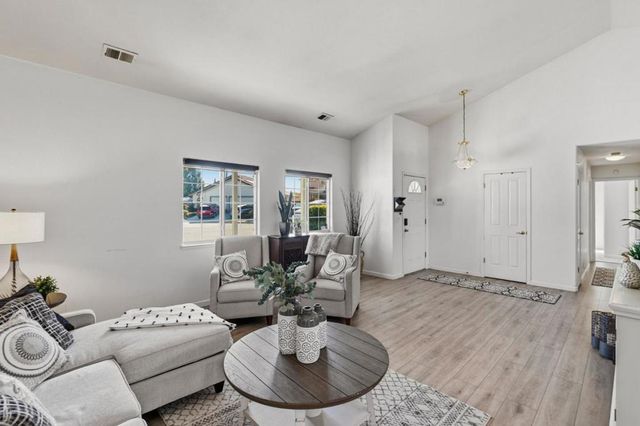 1680 El Camino De Vida, Hollister, CA 95023