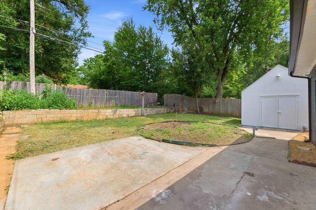 2308 S Belmont Ave, Wichita, KS 67218