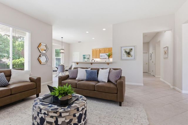 2821 Springfield Dr, Rocklin, CA 95765