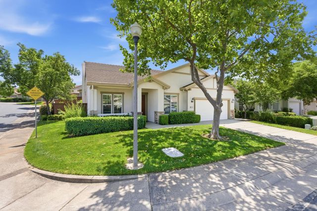 2821 Springfield Dr, Rocklin, CA 95765