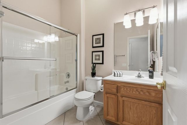 2821 Springfield Dr, Rocklin, CA 95765