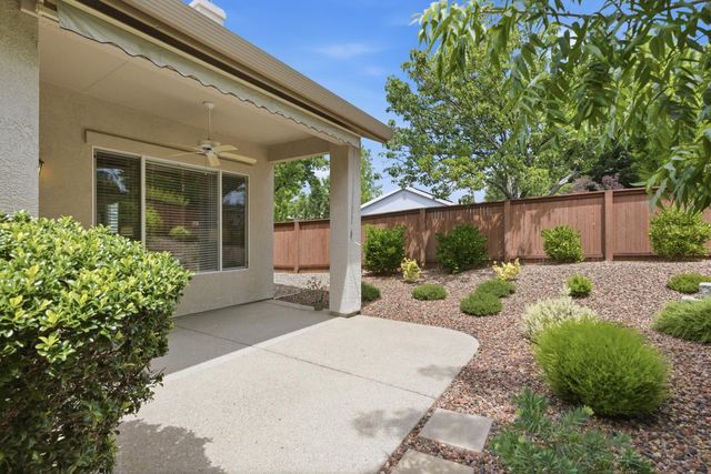 2821 Springfield Dr, Rocklin, CA 95765