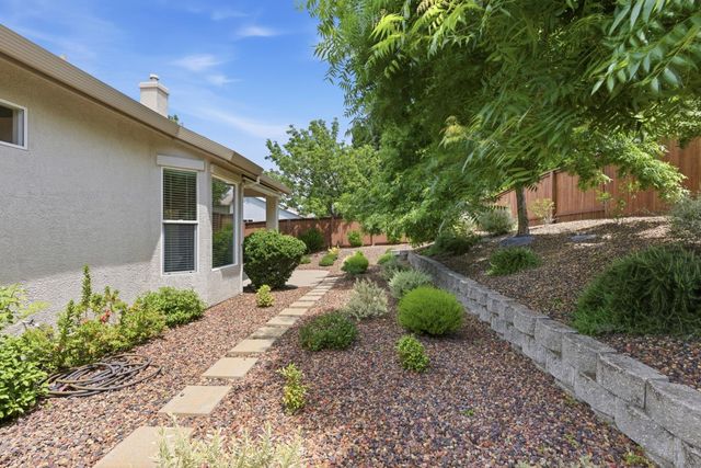 2821 Springfield Dr, Rocklin, CA 95765