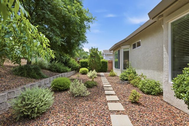 2821 Springfield Dr, Rocklin, CA 95765