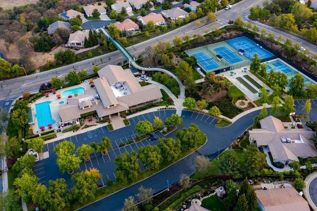2821 Springfield Dr, Rocklin, CA 95765
