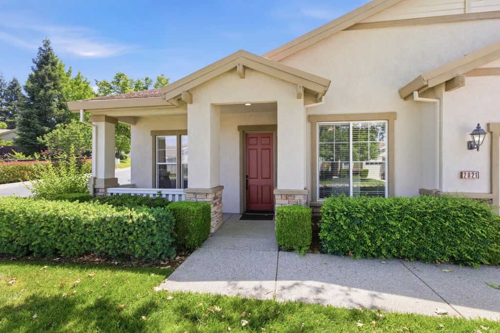 2821 Springfield Dr, Rocklin, CA 95765