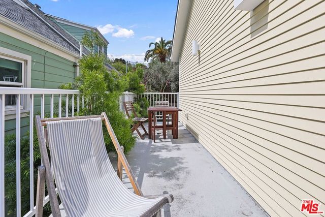 652 Kensington Road B, Santa Monica, CA 90405