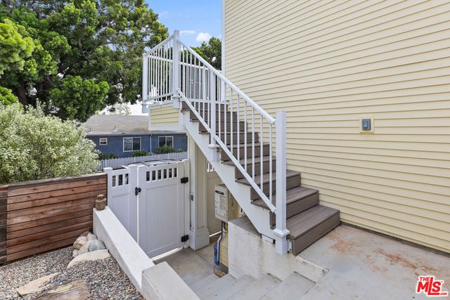 652 Kensington Road B, Santa Monica, CA 90405