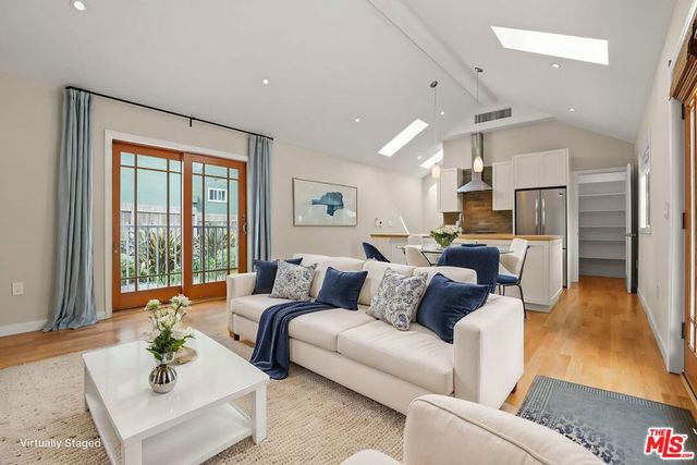 652 Kensington Road B, Santa Monica, CA 90405