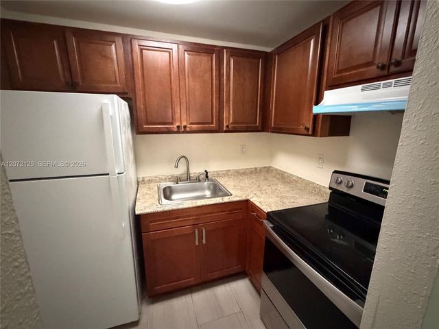 241 SE 9th Avenue 109, Pompano Beach, FL 33060