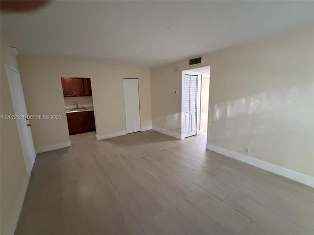 241 SE 9th Avenue 109, Pompano Beach, FL 33060