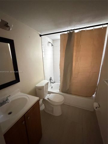 241 SE 9th Avenue 109, Pompano Beach, FL 33060