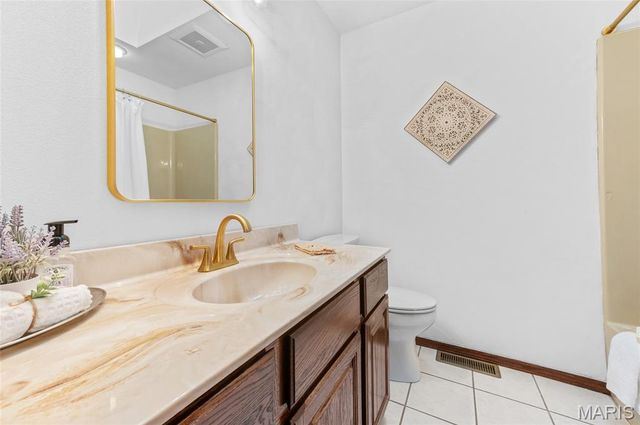 5 Parkridge, Belleville, IL 62226