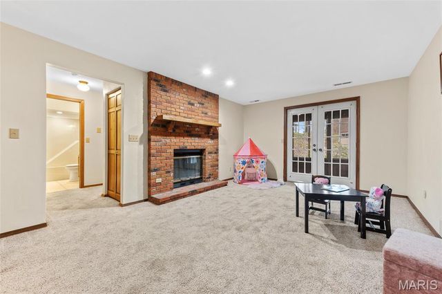 5 Parkridge, Belleville, IL 62226