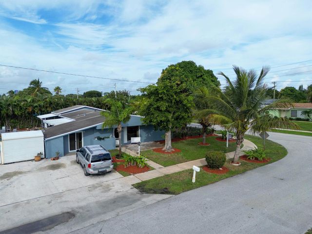 1403 W Broome Street, Lantana, FL 33462