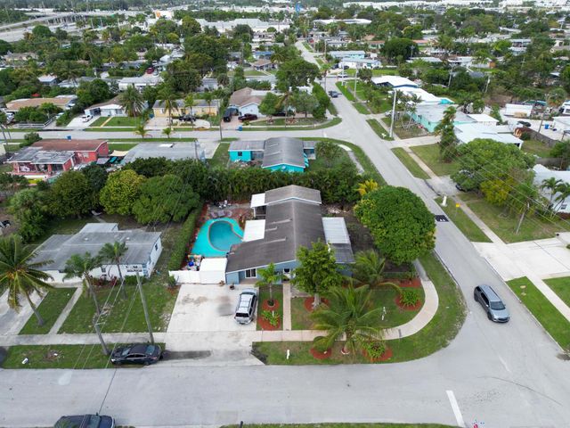 1403 W Broome Street, Lantana, FL 33462