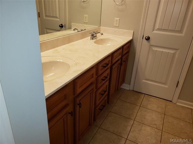 8708 Lindsey Lane, Montgomery, AL 36117
